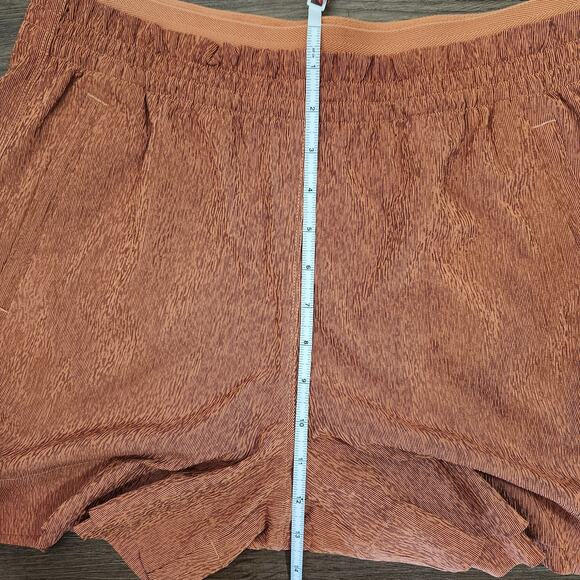 ATHLETA Echo Shorts 8 Brown Athlesure Athletic Activewear Running Beach‎ Gym - Picture 7 of 8